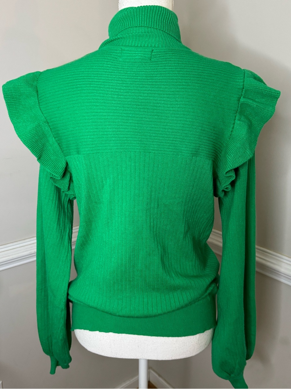 &merci Green Ribbed Ruffled Turtleneck Sweater Size L - Picture 3 of 5